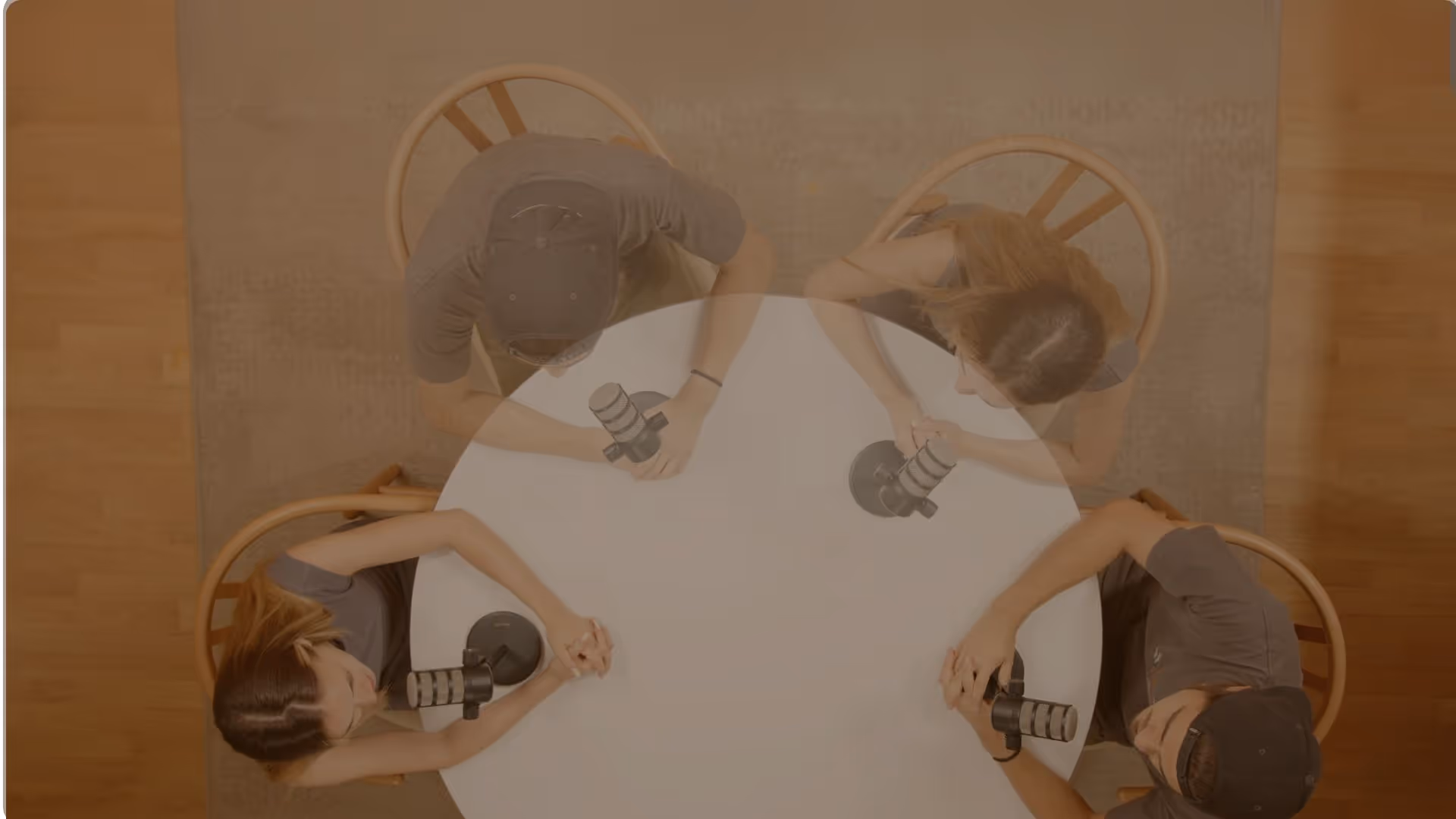 Studio podcast pentru 1-4 speakeri