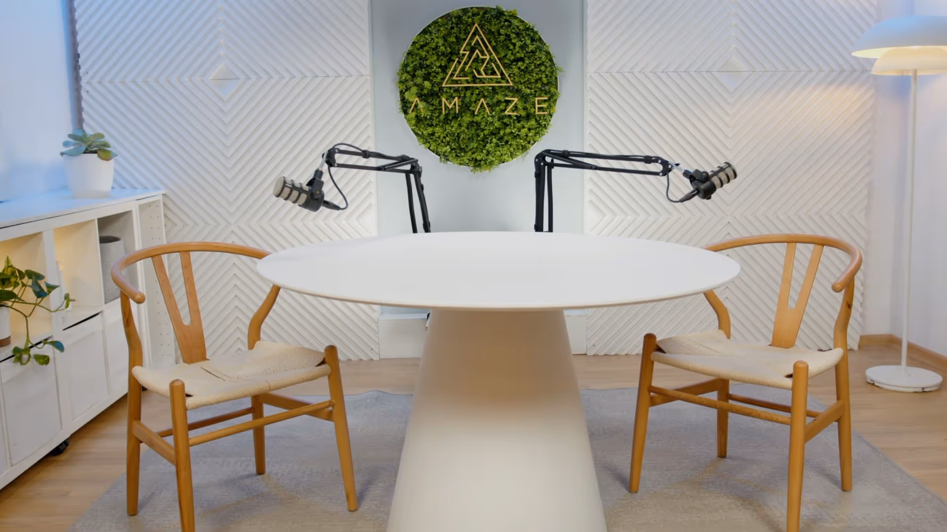 Studio podcast The Explorer